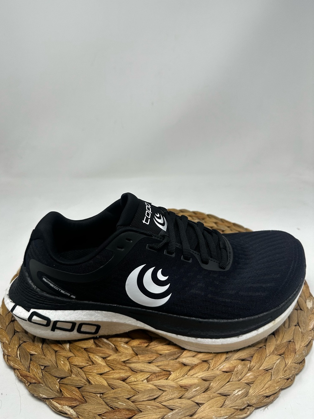 TOPO Specter 2 Running Shoes Black White Size 9.5 Men's